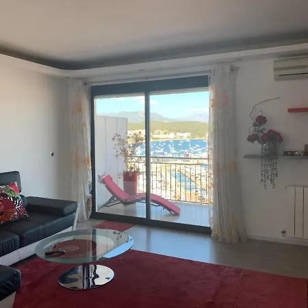 Le Cyrnos - A Ajaccio 4 Couchages Avec Belle Vue Sur Le Port Appartement Ajaccio (Corsica)